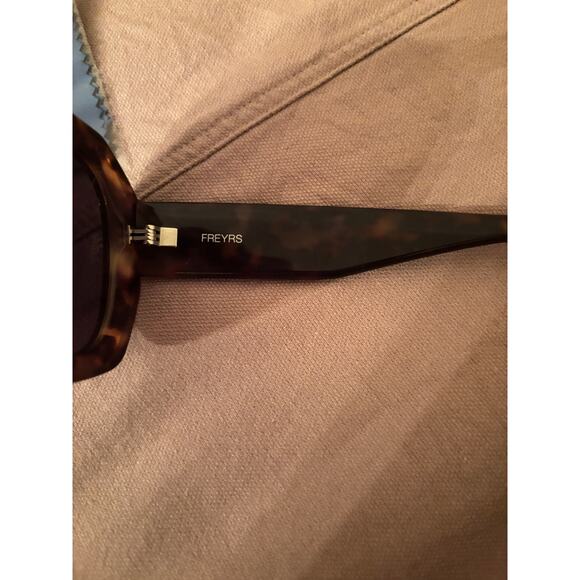 FREYRS oversized sunglasses main image 8